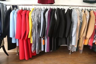 海寧工廠直營(yíng)店火熱上新 呢大衣200元起，前店后廠打造服飾零售新模式